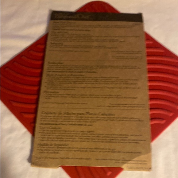 New Pampered Chef Red Silicone Hot Pad & Trivet - Picture 1 of 3
